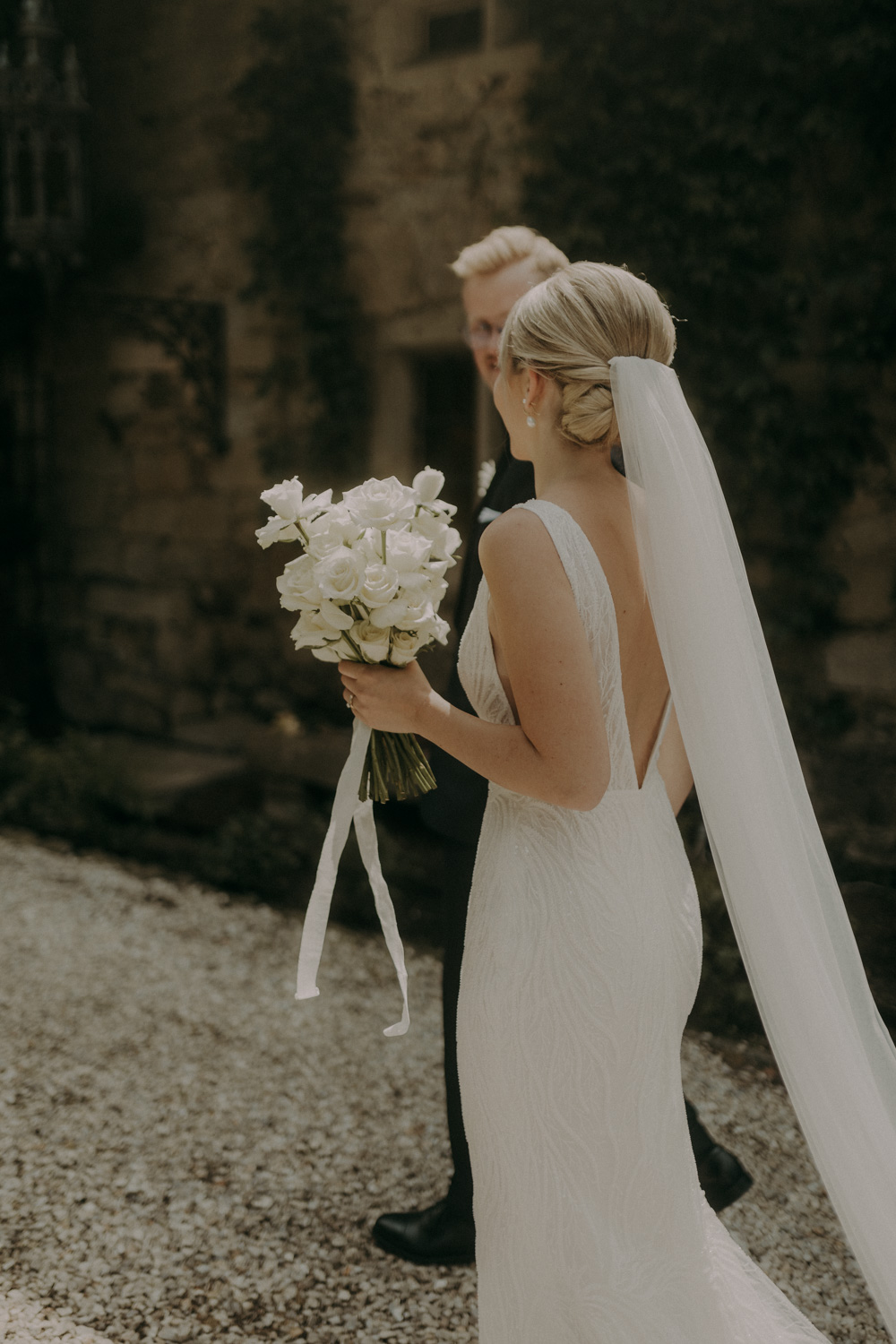 A Weddingcouple at their beautiful modern chic castlewedding.