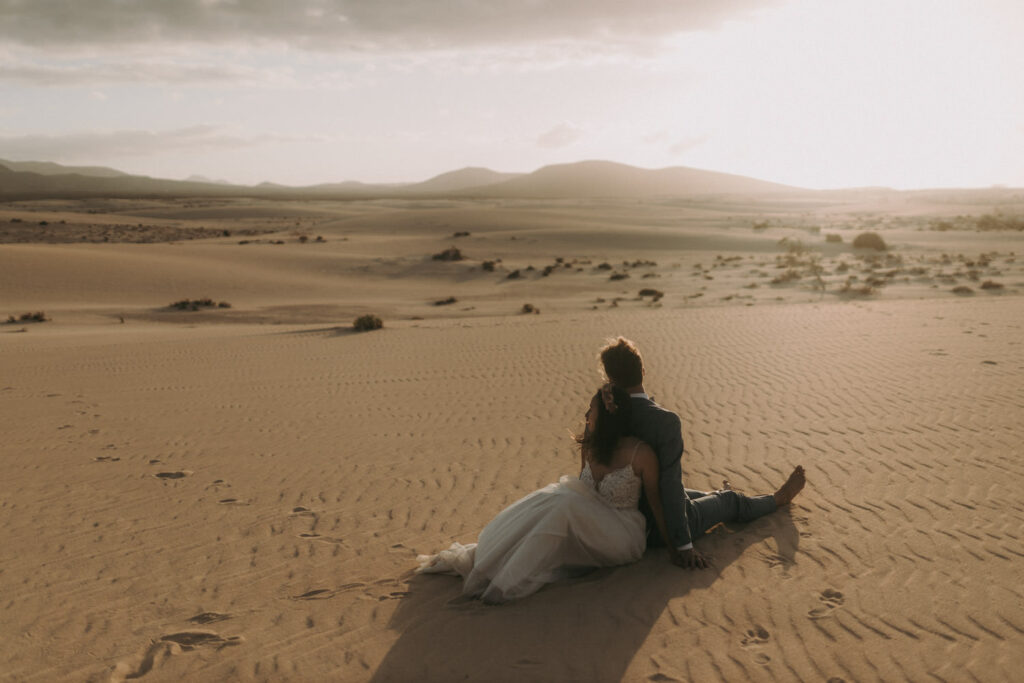 Golden hour desert elopement in Spain captured by wedding photographer