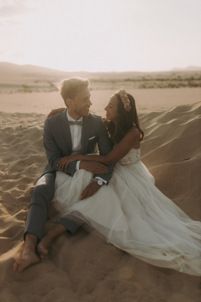 Relaxed and romantic desert wedding in Spain at sunset